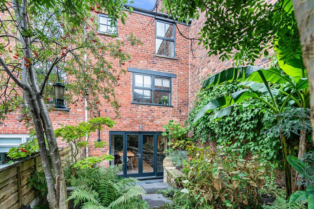 Property photo 1 of 39