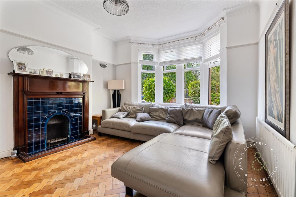 Property photo 2 of 30 Gelligaer Street, Hern Crabtree (11).Jpg