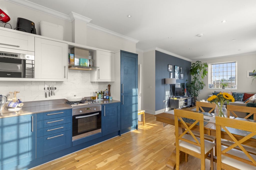 Property photo 3 of 12 Photo 5