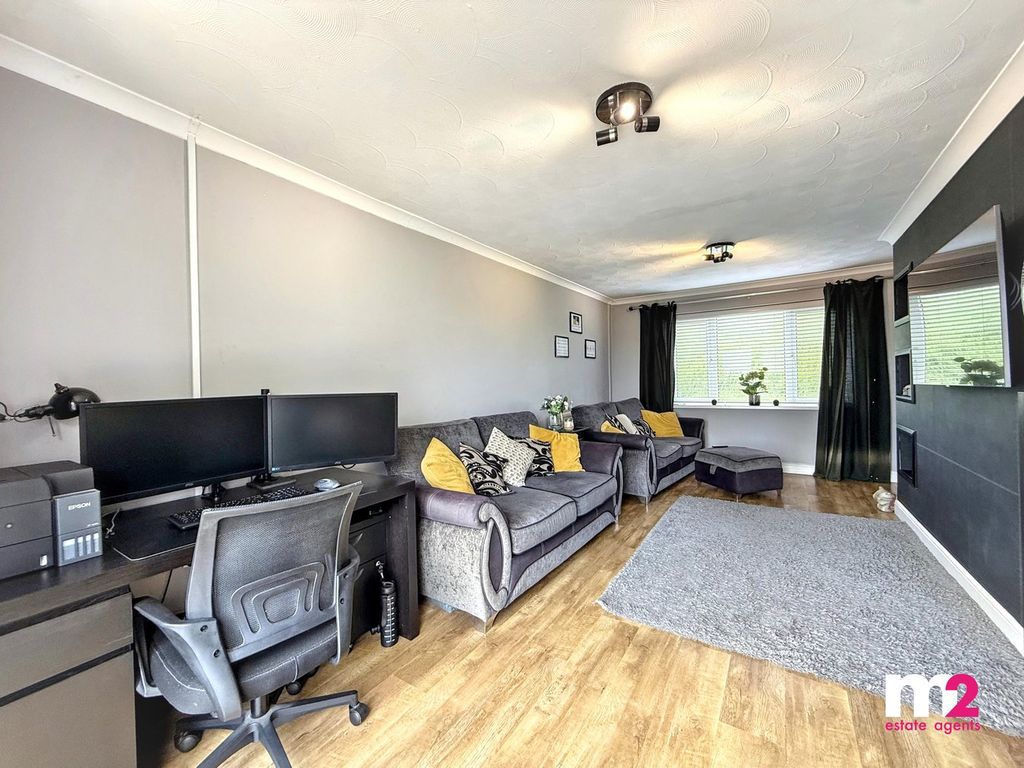 Property photo 3 of 21