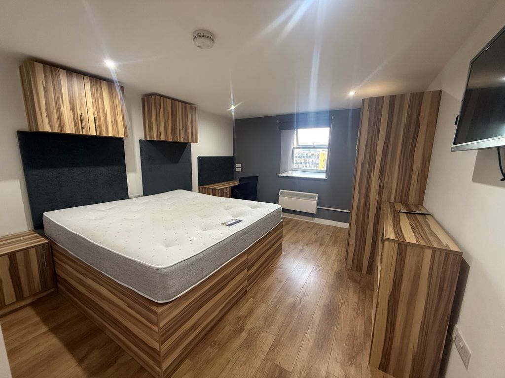 Property photo 1 of 6 Bedroom 1