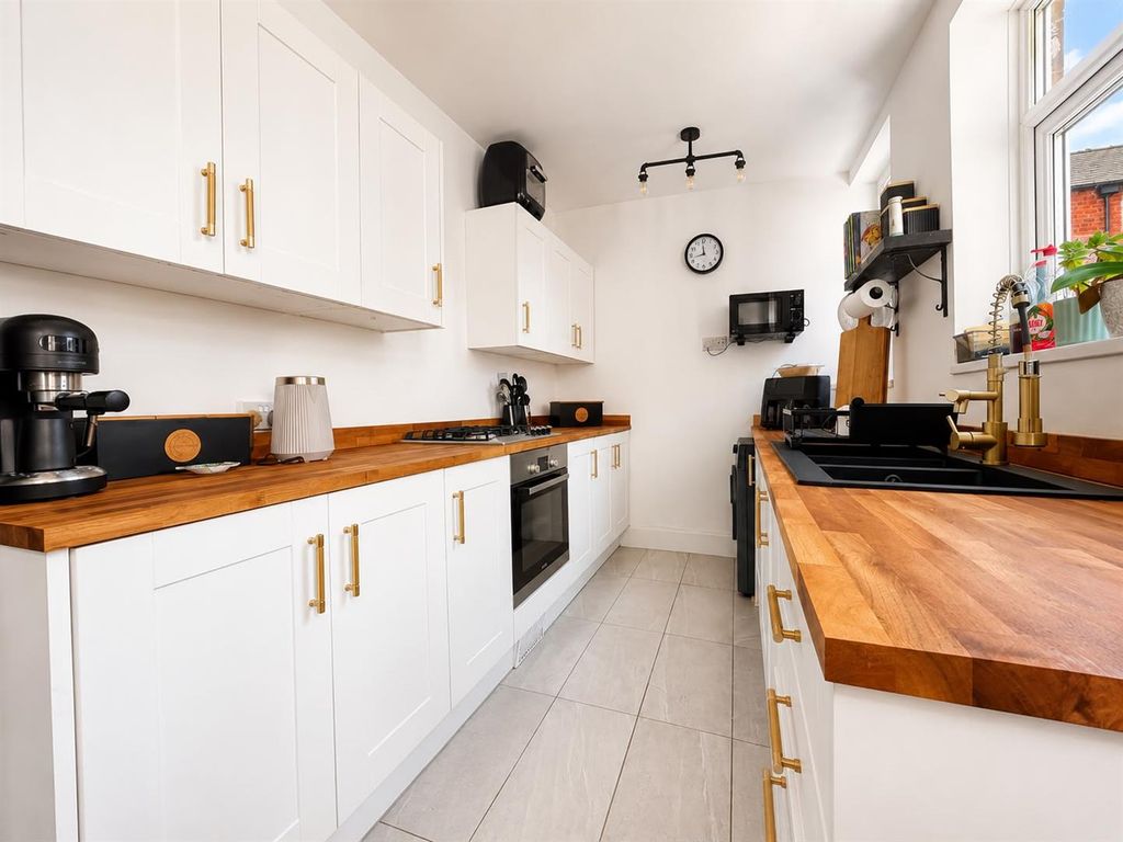 Property photo 1 of 20 4