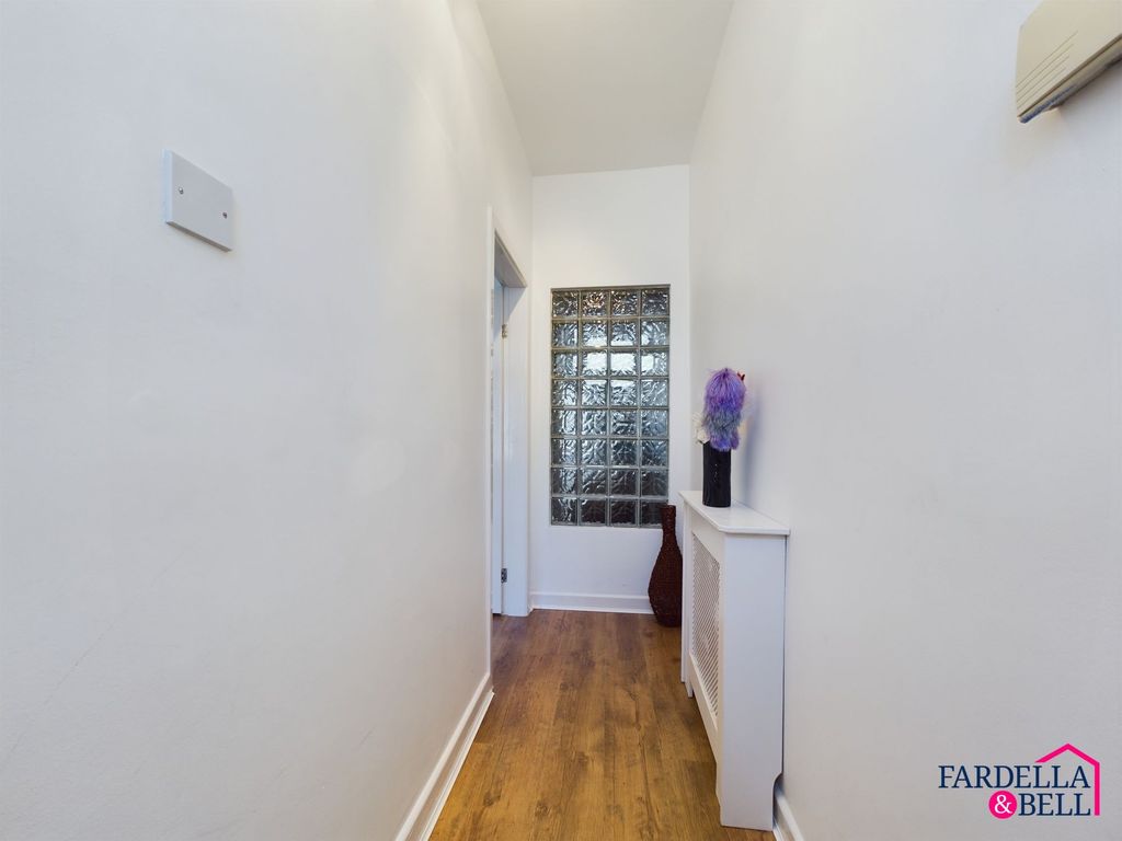 Property photo 3 of 25