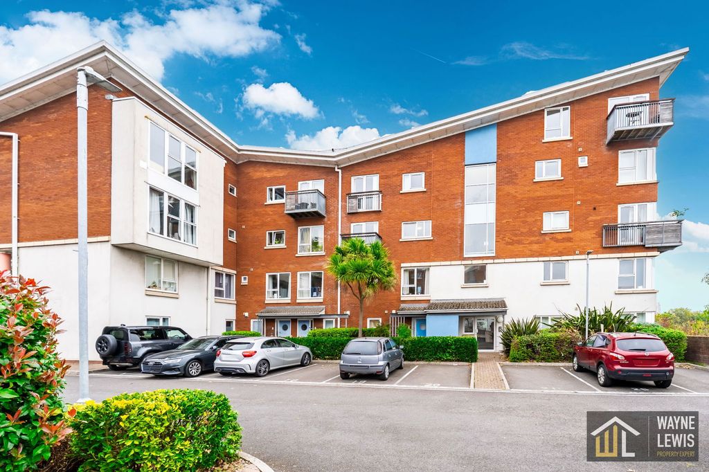 Property photo 1 of 20