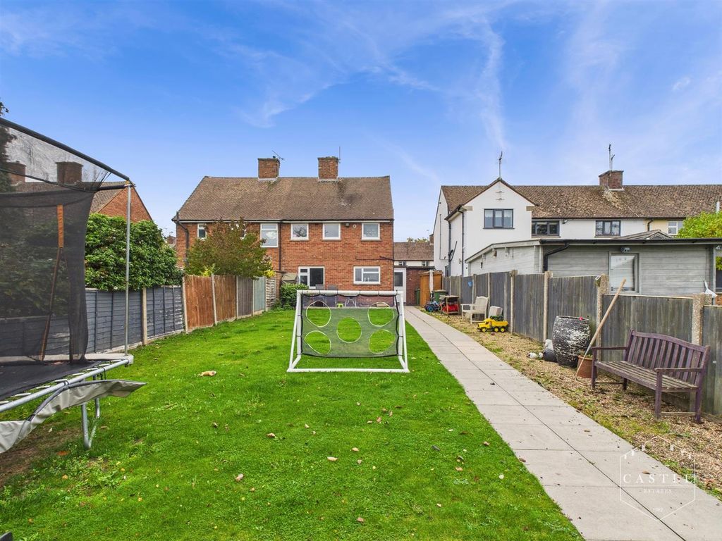 Property photo 2 of 17 Outside