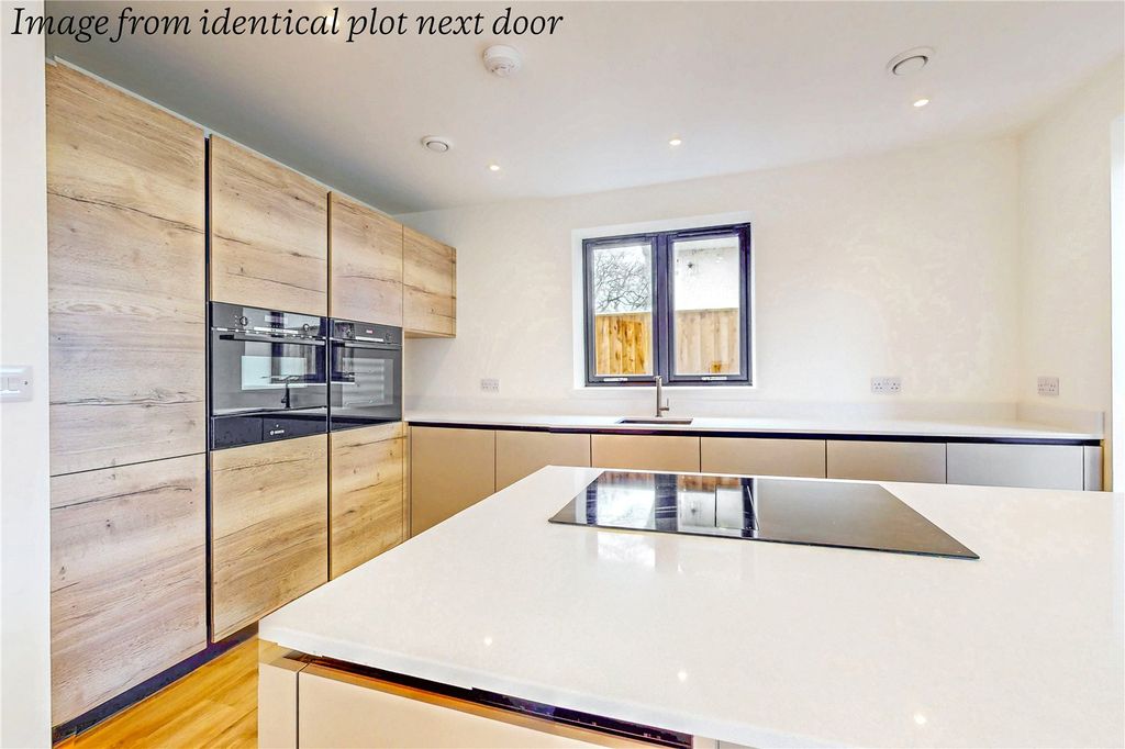 Property photo 2 of 15 Picture No. 06
