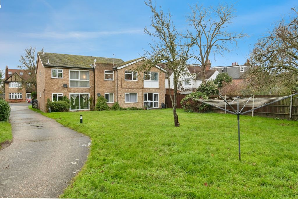 Property photo 3 of 12 Communal Garden