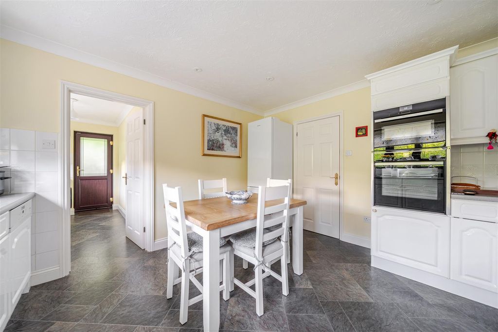 Additional image 10 of 3 bed detached bungalow for saleLondon Road, Liphook GU30