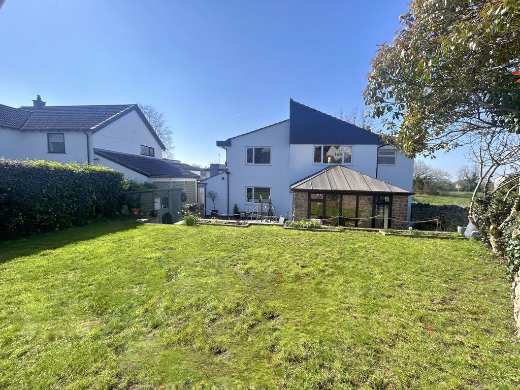 Property photo 2 of 22