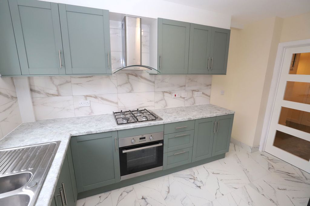 Property photo 3 of 26