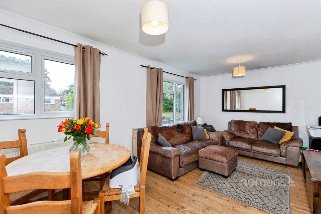 Property photo 3 of 13 Pbox-Img.Jpg