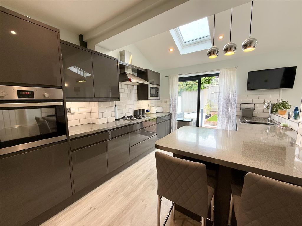 Property photo 2 of 21 Kitchen