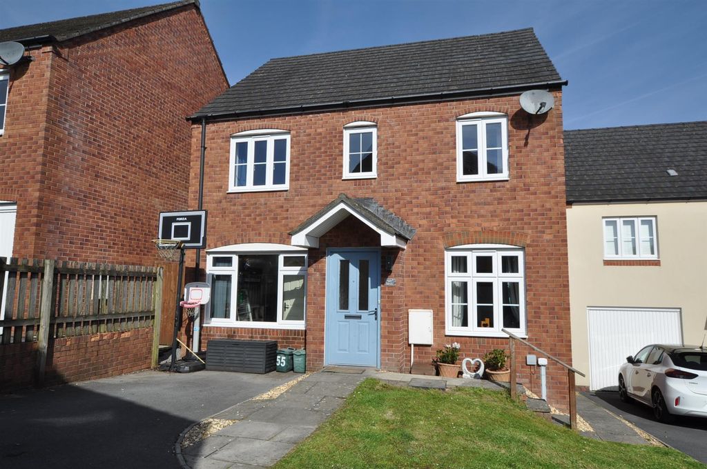 Property photo 2 of 25