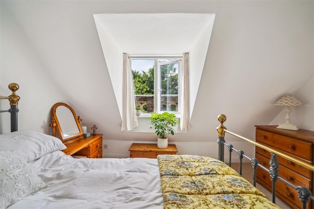 Additional image 13 of 2 bed flat for saleTotteridge Lane, High Wycombe HP13