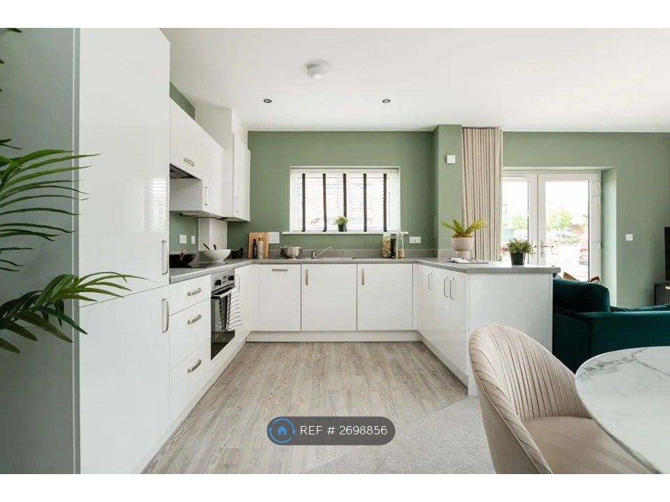 Property photo 2 of 9 Kitchen