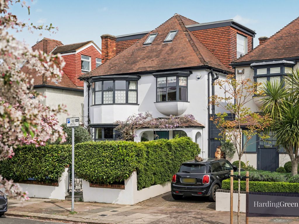 Property photo 2 of 12