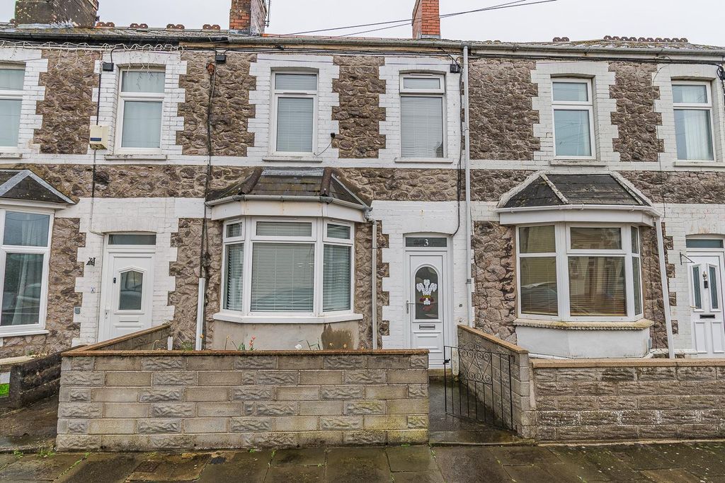 Property photo 1 of 18 Front