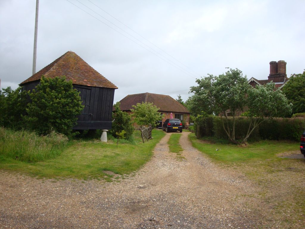 Property photo 2 of 9