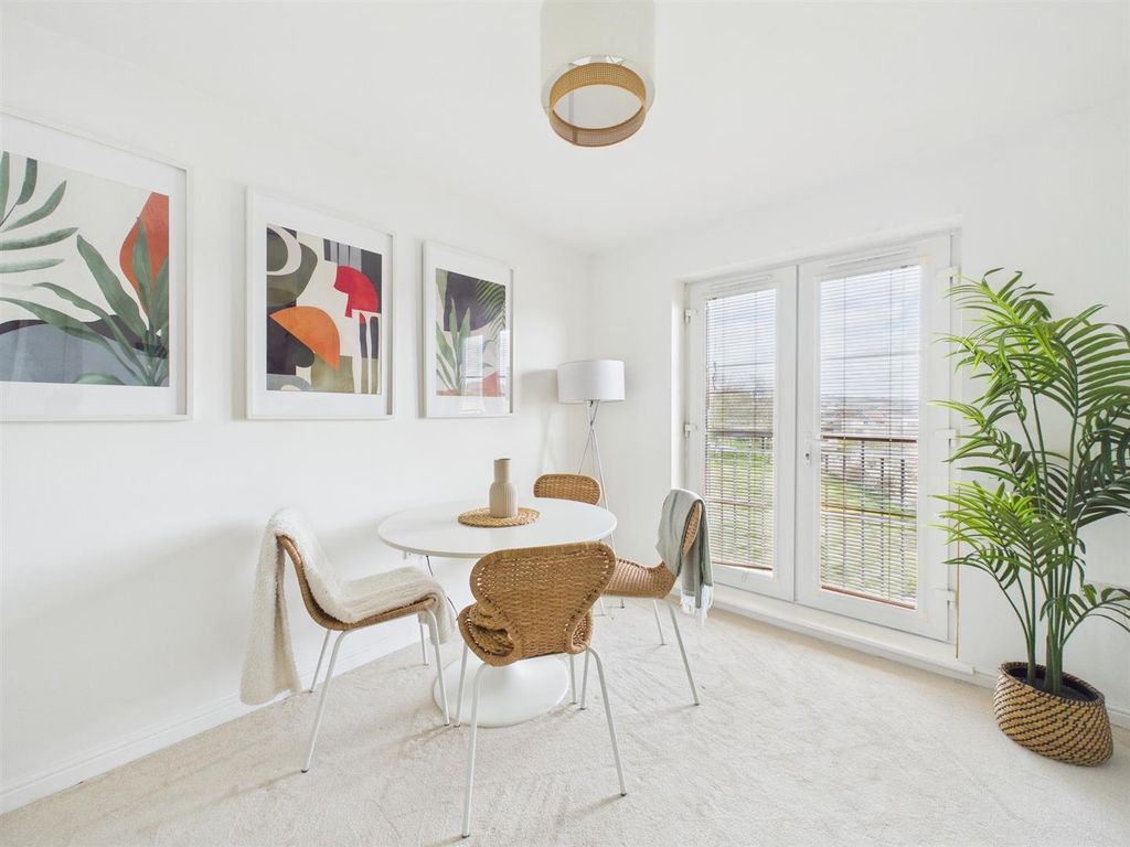 Property photo 3 of 16 Cam04118G0-Pr0061-Still005.Jpg