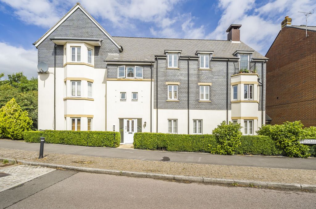 Property photo 1 of 10 11693221