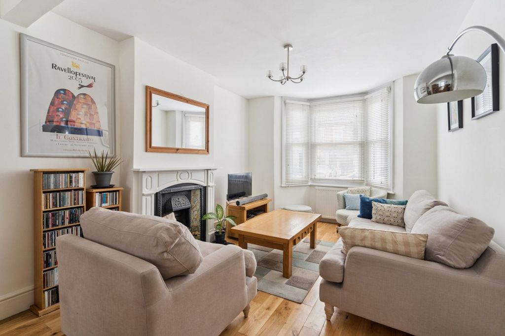 Property photo 2 of 16