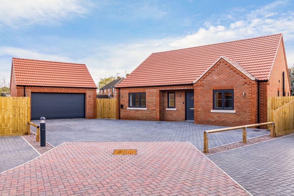 Property photo 1 of 21 Plot 4, Maple Way (Donington)-1