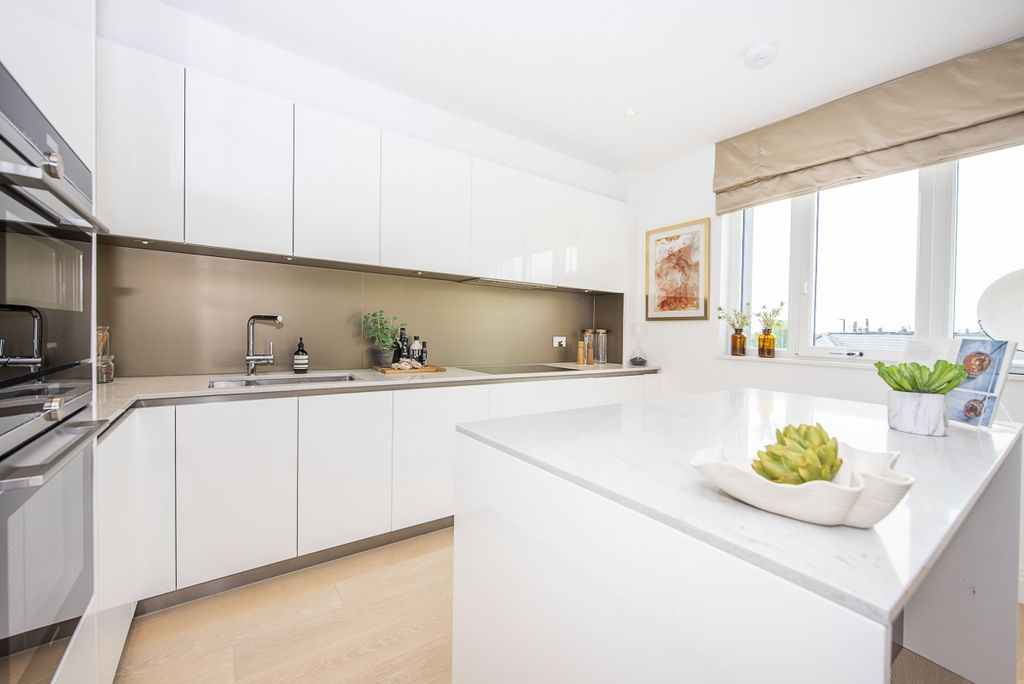 Property photo 2 of 13 11