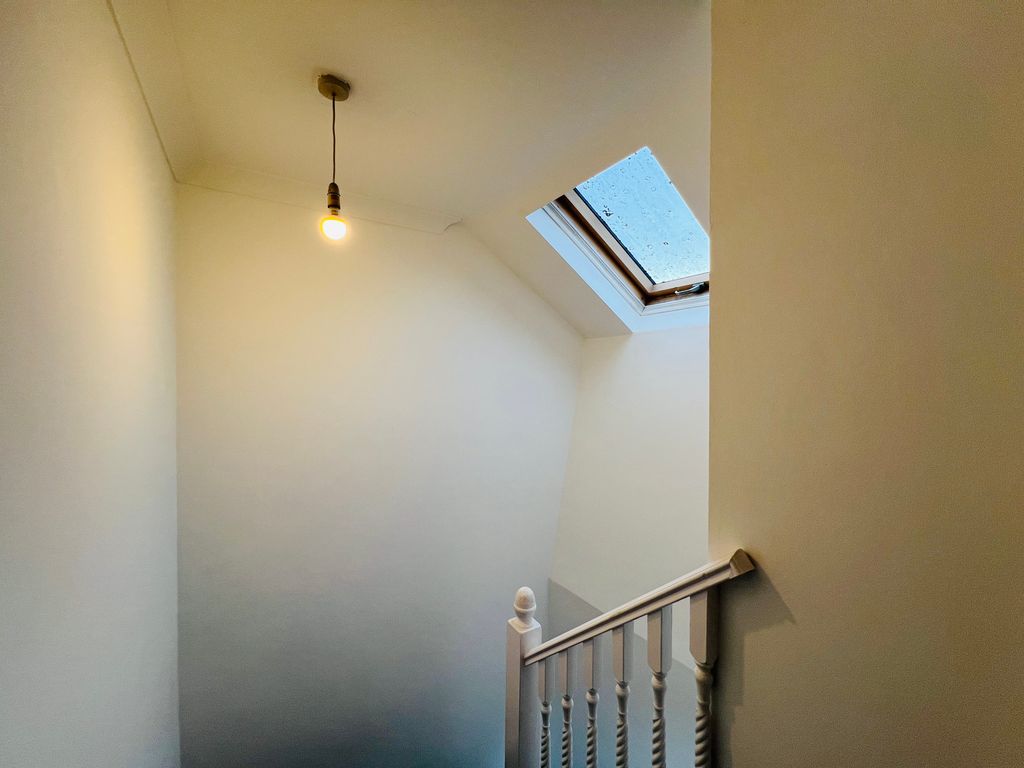 Property photo 2 of 27