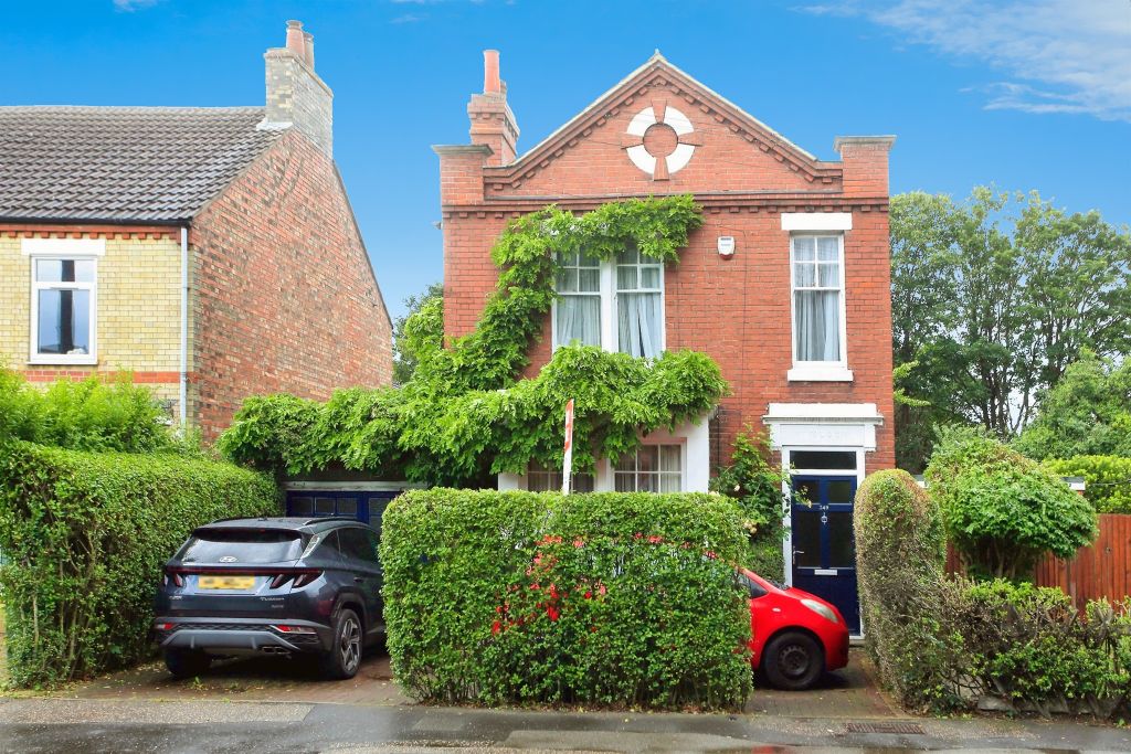 Property photo 1 of 17