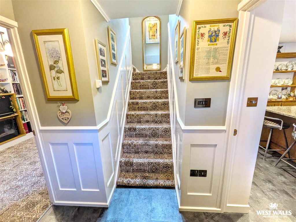 Property photo 3 of 34 22343.Jpg