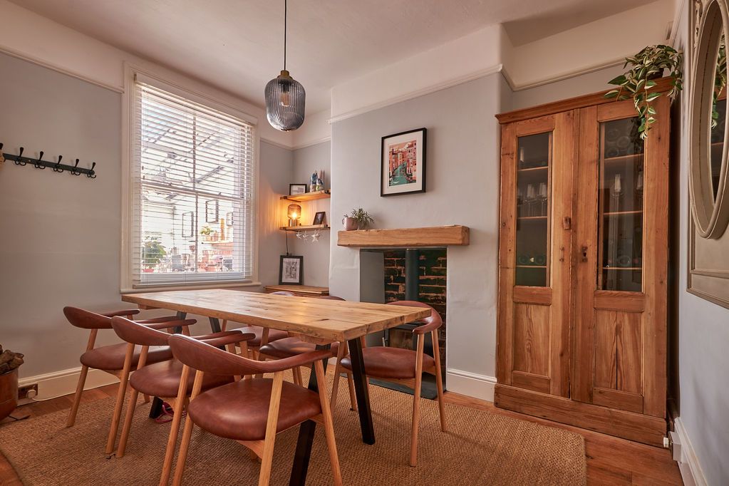 Property photo 3 of 21 Dining Room