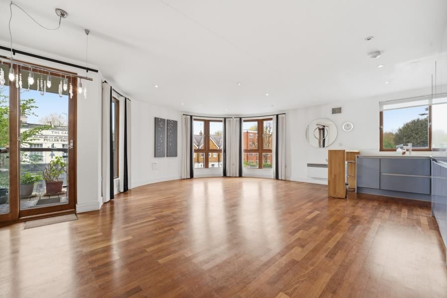 Property photo 3 of 11