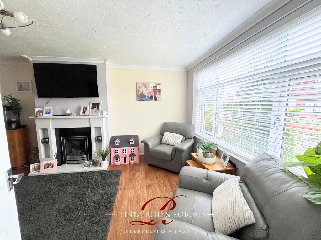 Property photo 3 of 12 Living Room