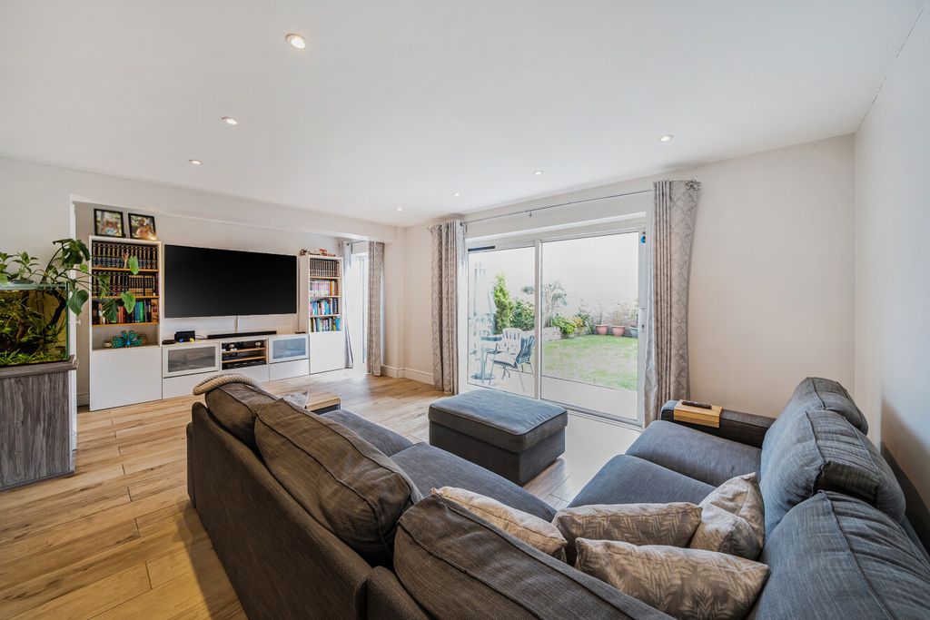 Property photo 2 of 17 1425796-11-69B42F...