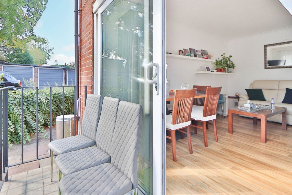 Property photo 3 of 9