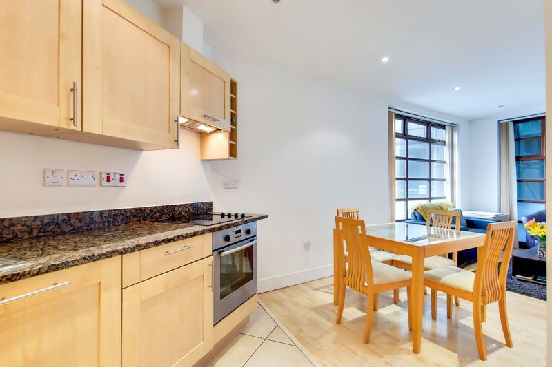 Property photo 2 of 7 Photo 4