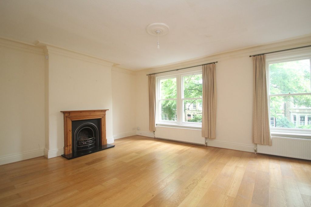 Property photo 2 of 13 Picture No. 23