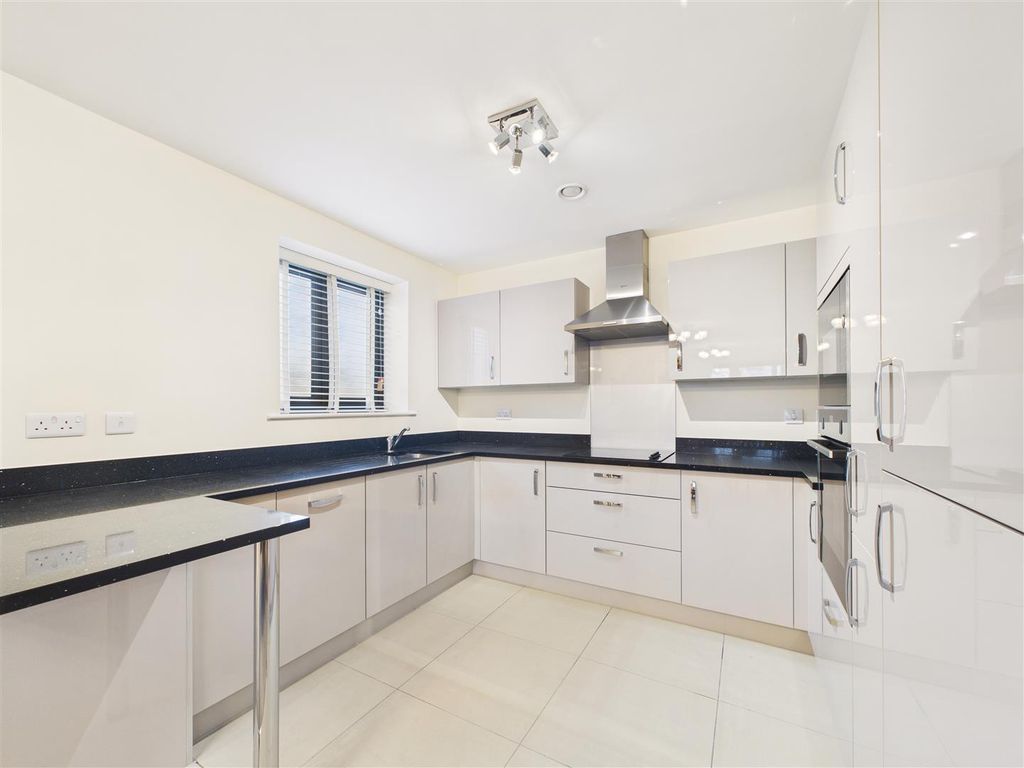 Property photo 2 of 20 Cam03303G0-Pr0273-Still002.Jpg