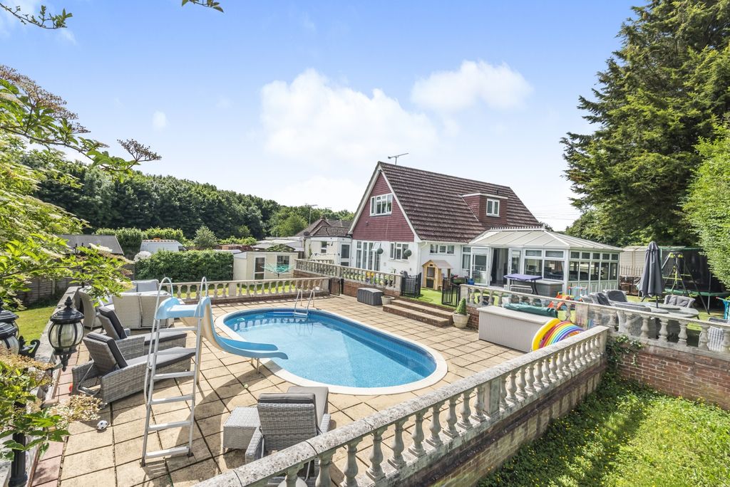 Property photo 1 of 15 Garden