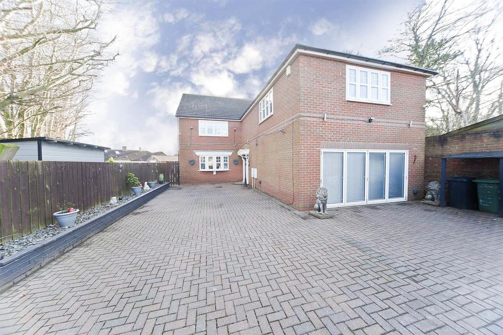Property photo 2 of 53