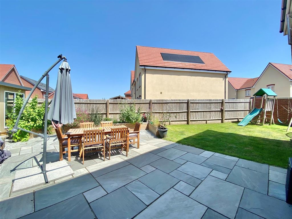 Property photo 3 of 18