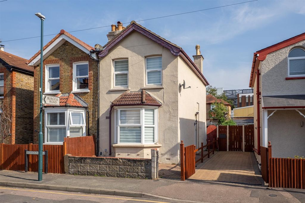 Property photo 1 of 11 Br-001.Jpg
