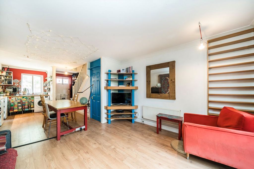 Property photo 3 of 10
