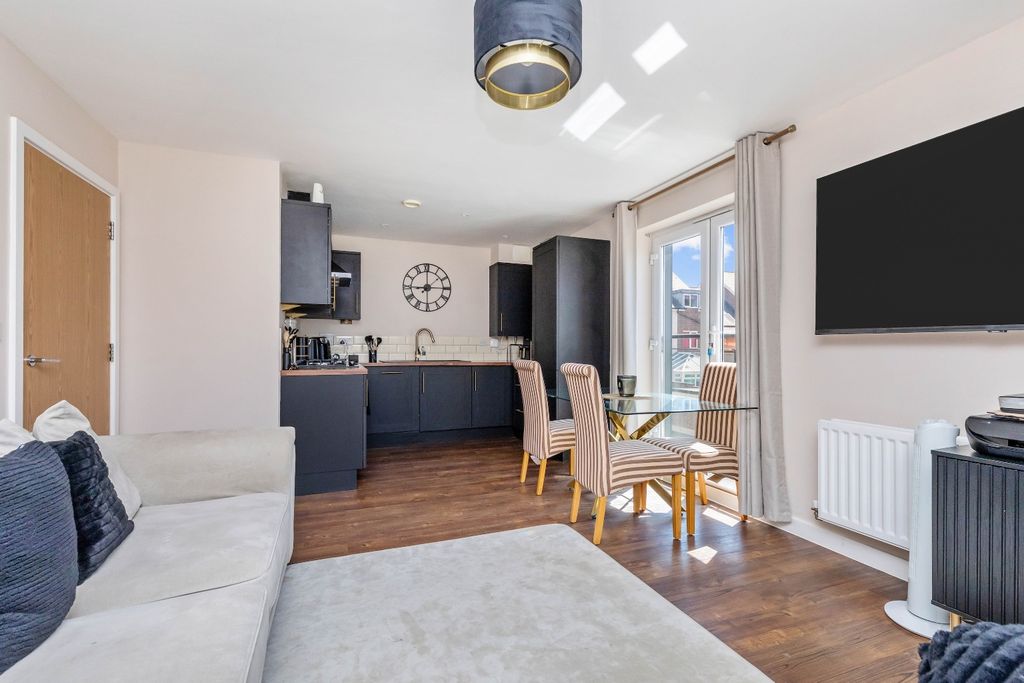 Property photo 2 of 11 5149203