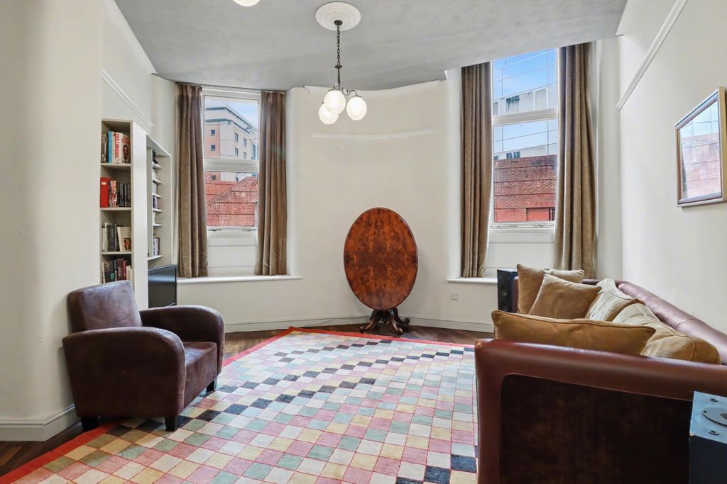 Property photo 1 of 17 Img_1048