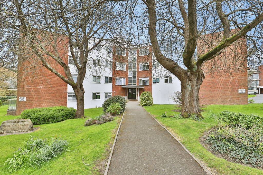 Property photo 1 of 20