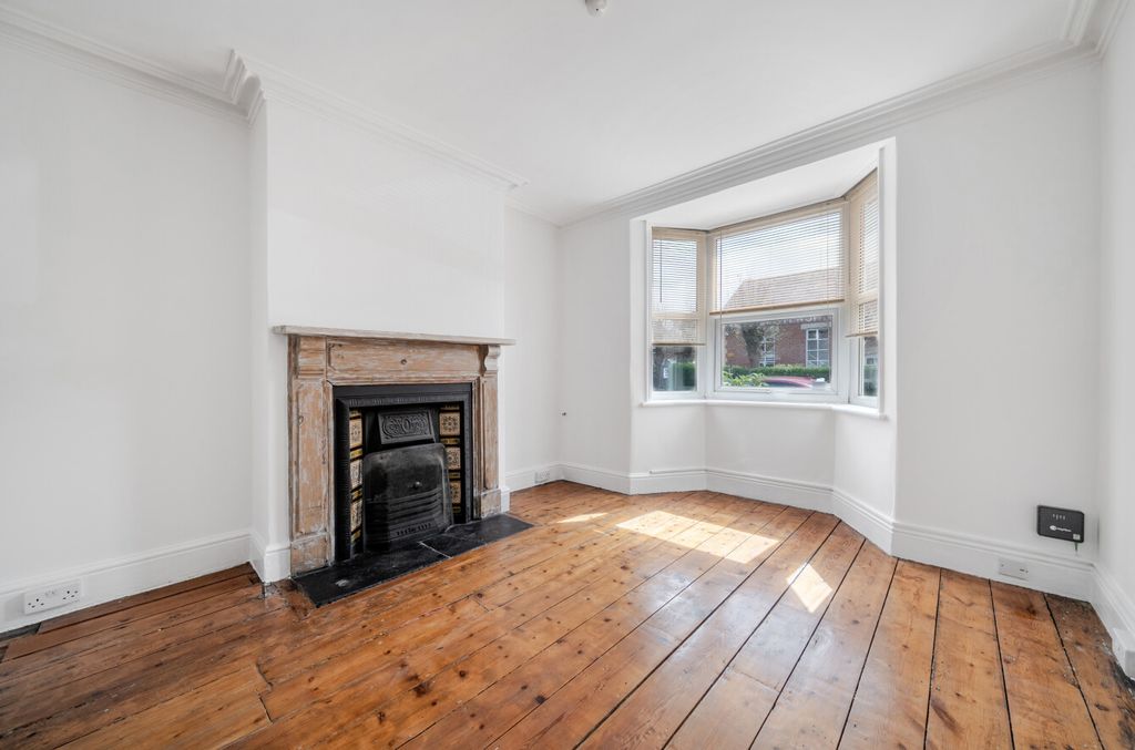 Property photo 3 of 20 Sitting Room