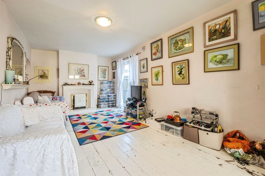 Property photo 2 of 17