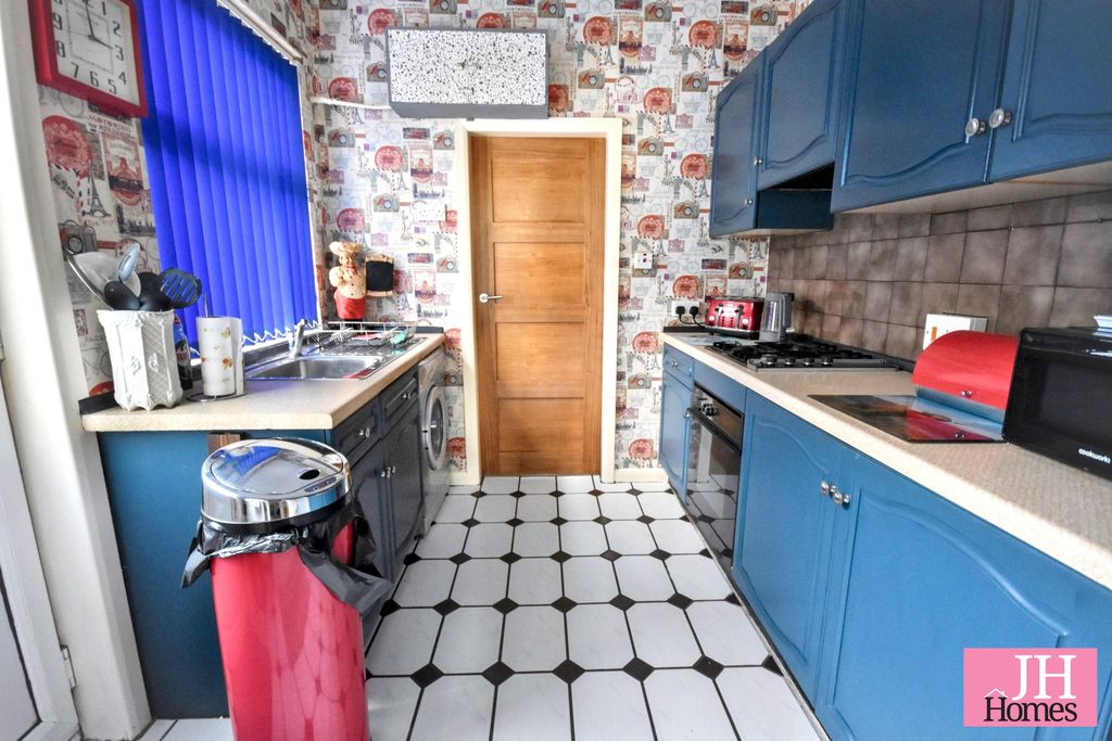 Property photo 3 of 21