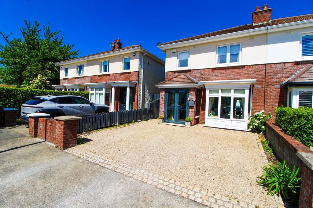 Property photo 2 of 39 Picture No. 83